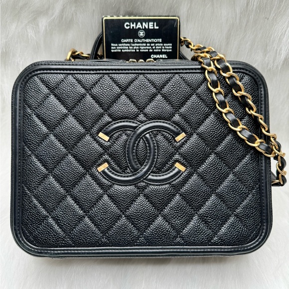 #2560OA MD Black Chanel Filigree Vanity Case - Picture 1 of 13